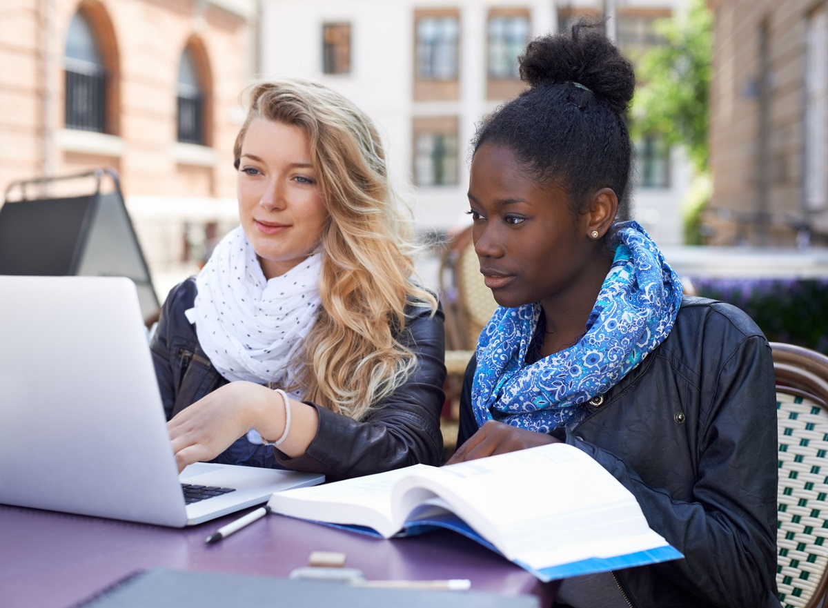Affordable UK Campus vs Online Degrees